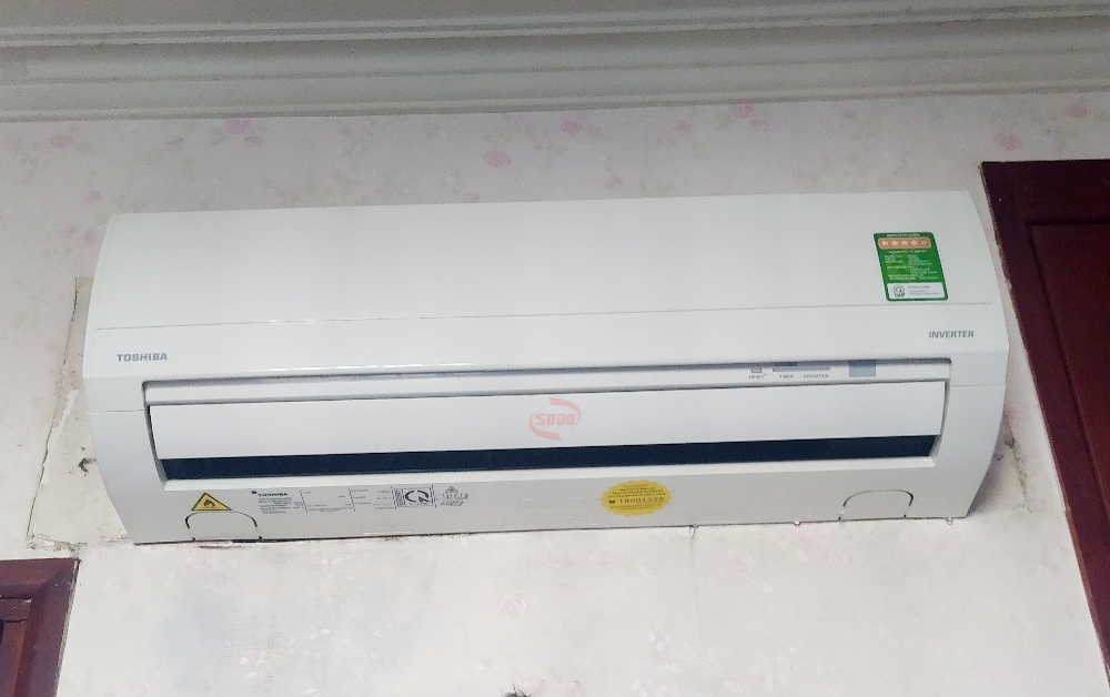 Số Đỏ - Dán tem bảo hành sau khi khắc phục dàn nóng máy lạnh kêu to