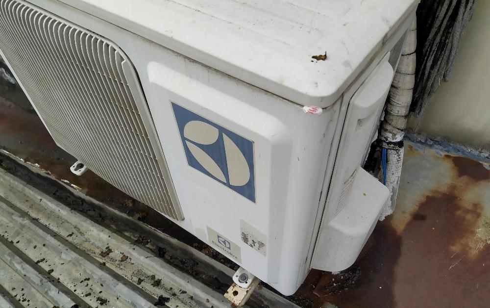 Số Đỏ - Dịch vụ khắc phục máy lạnh rò rỉ gas chuyên nghiệp nhất TPHCM